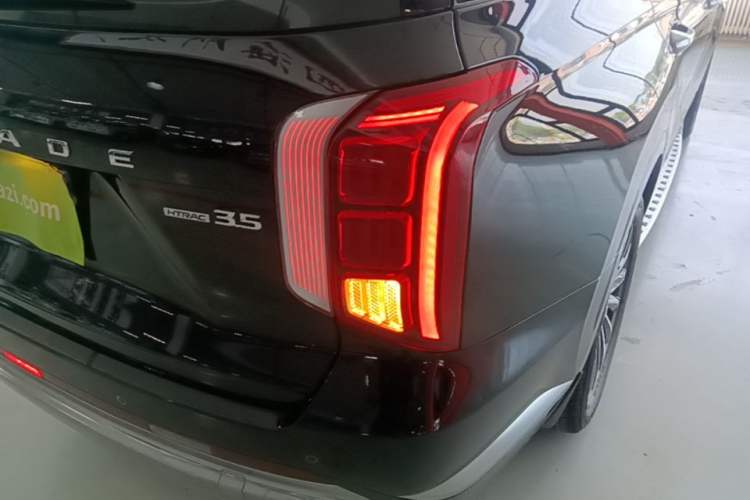 Used Hyundai Palisade 2023 3.5L Automatic 4x4 the Appreciator Plus Version Right Rear Taillight