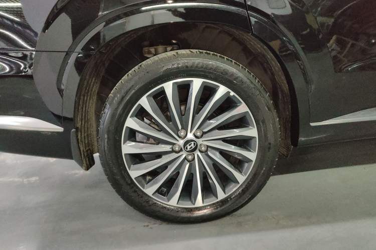 Used Hyundai Palisade 2023 3.5L Automatic All-Wheel Drive Calligraphy Right Rear Wheel Hub