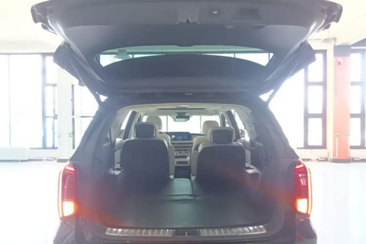 Used Hyundai Palisade 2023 3.5L Automatic 4x4 the Appreciator Plus Version Trunk