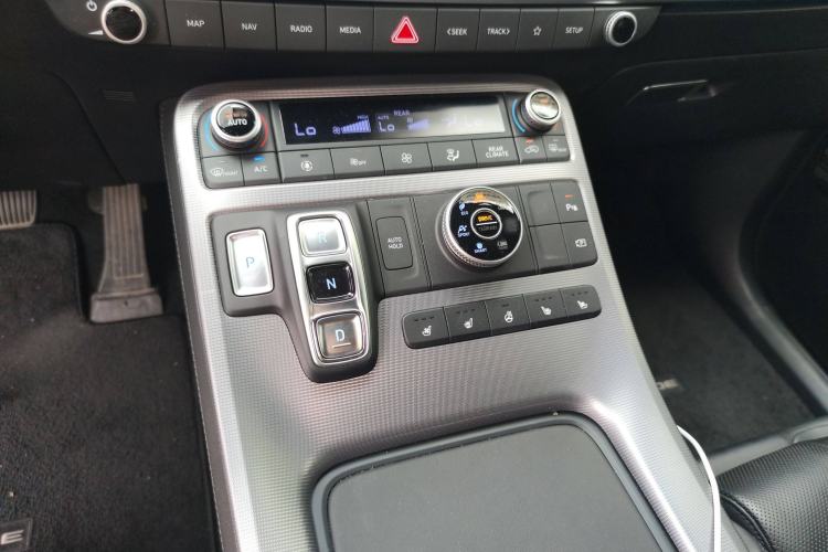 Used Hyundai Palisade 2023 3.5L Automatic All-Wheel Drive Calligraphy Gear Lever