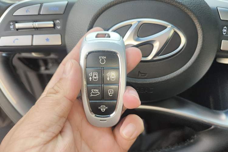 Used Hyundai Palisade 2023 3.5L Automatic All-Wheel Drive Calligraphy Interior 1