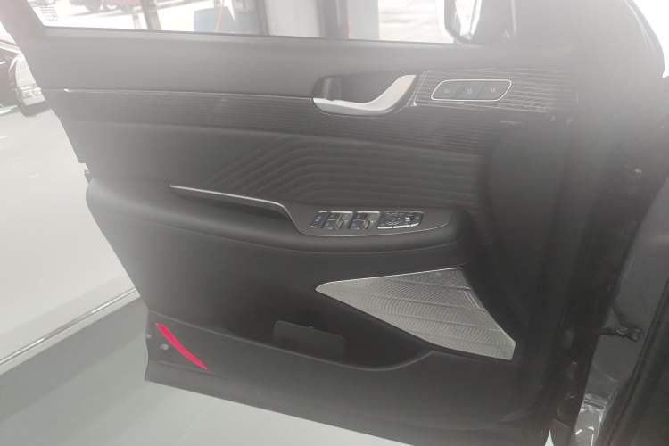 Used Hyundai Palisade 2023 3.5L Automatic All-Wheel Drive Calligraphy Interior 4