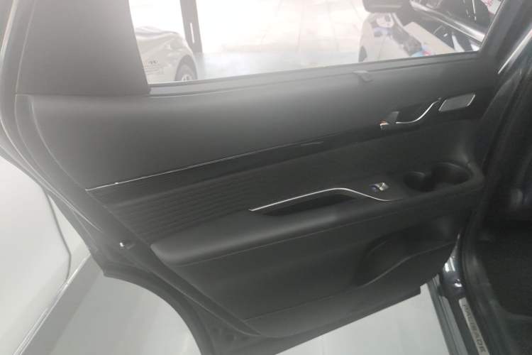 Used Hyundai Palisade 2023 3.5L Automatic All-Wheel Drive Calligraphy Interior 5