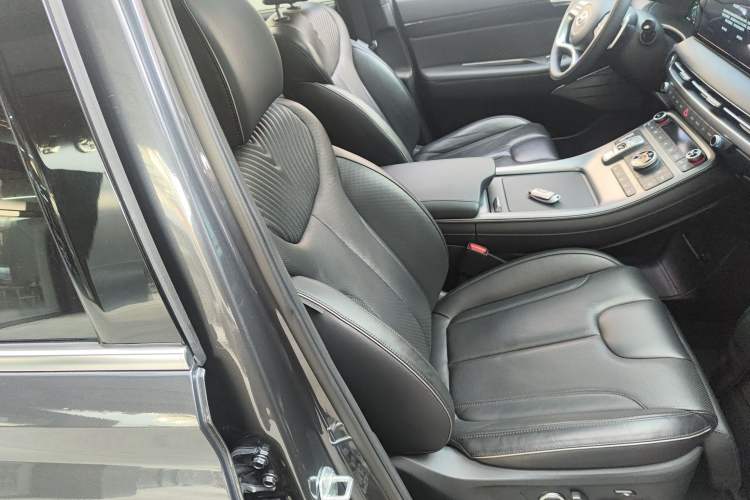 Used Hyundai Palisade 2023 3.5L Automatic All-Wheel Drive Calligraphy Right Front Seat
