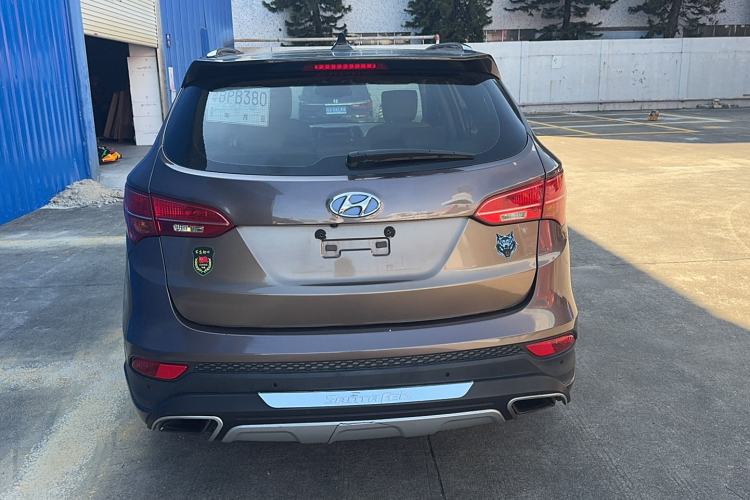 Used Hyundai Santa Fe 2015 2.0T Automatic Two-Wheel Drive Smart Version 5 Seats Exterior 4