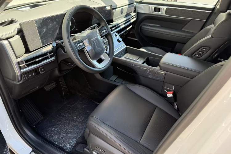 Used Hyundai Santa Fe 2024 2.0T Connoisseur Pro Max Interior 6