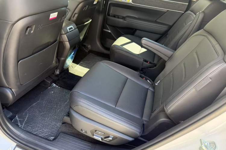Used Hyundai Santa Fe 2024 2.0T Connoisseur Pro Max Interior 7