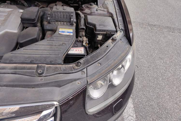 Used Hyundai Santa Fe 2010 2.4 Ultimate Edition 7-Seater Four-Wheel Drive Engine Bay Left