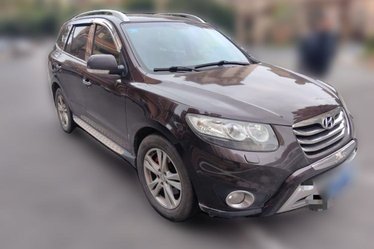 Used Hyundai Santa Fe 2010 2.4 Ultimate Edition 7-Seater Four-Wheel Drive Front Right 45 Deg