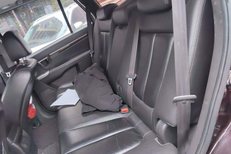 Used Hyundai Santa Fe 2010 2.4 Ultimate Edition 7-Seater Four-Wheel Drive Left Rear Seat