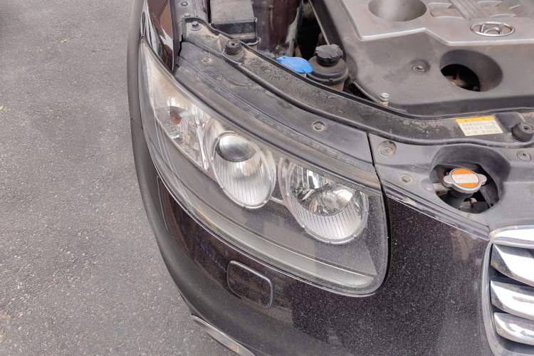 Used Hyundai Santa Fe 2010 2.4 Ultimate Edition 7-Seater Four-Wheel Drive Right Front Headlight