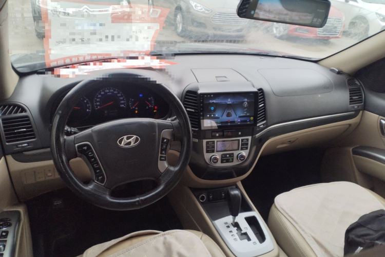 Used Hyundai Santa Fe 2010 2.4 Ultimate Edition 7-Seater Four-Wheel Drive Steering Wheel