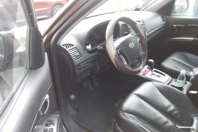 Used Hyundai Santa Fe 2010 2.4 Ultimate Edition 7-Seater Four-Wheel Drive Driver Seat