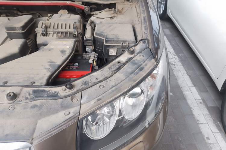 Used Hyundai Santa Fe 2010 2.4 Ultimate Edition 7-Seater Four-Wheel Drive Engine Bay Left