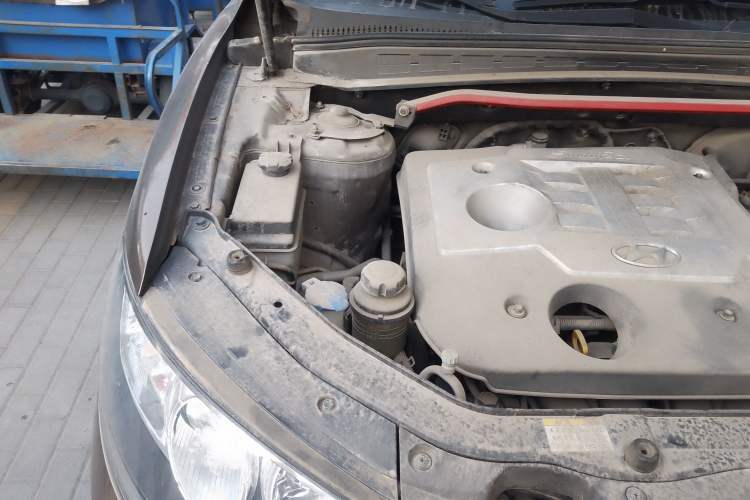 Used Hyundai Santa Fe 2010 2.4 Ultimate Edition 7-Seater Four-Wheel Drive Engine Bay Right