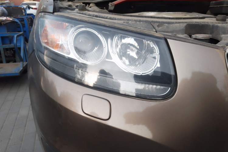 Used Hyundai Santa Fe 2010 2.4 Ultimate Edition 7-Seater Four-Wheel Drive Right Front Headlight