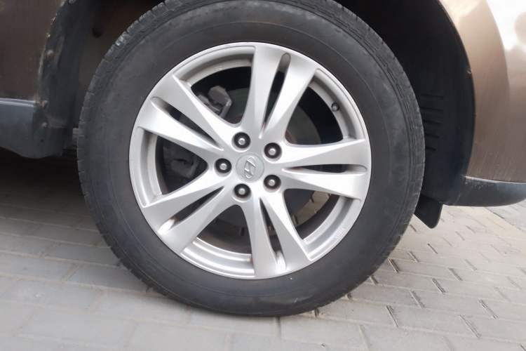 Used Hyundai Santa Fe 2010 2.4 Ultimate Edition 7-Seater Four-Wheel Drive Right Front Wheel Hub