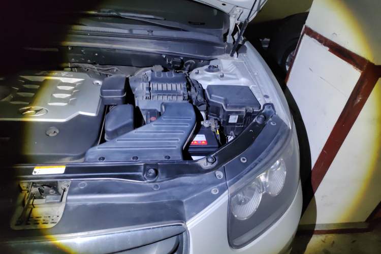 Used Hyundai Santa Fe 2010 2.4 Luxury Edition 7-Seater Four-Wheel Drive Engine Bay Left