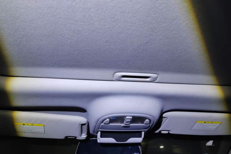Used Hyundai Santa Fe 2010 2.4 Luxury Edition 7-Seater Four-Wheel Drive Headliner