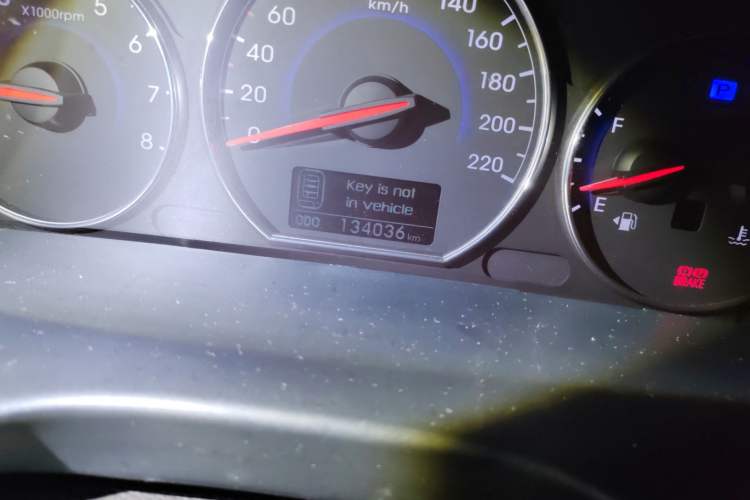 Used Hyundai Santa Fe 2010 2.4 Luxury Edition 7-Seater Four-Wheel Drive Odometer Close Up