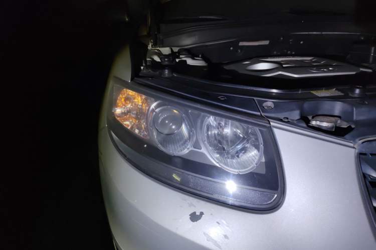 Used Hyundai Santa Fe 2010 2.4 Luxury Edition 7-Seater Four-Wheel Drive Right Front Headlight