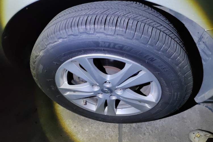 Used Hyundai Santa Fe 2010 2.4 Luxury Edition 7-Seater Four-Wheel Drive Right Front Wheel Hub