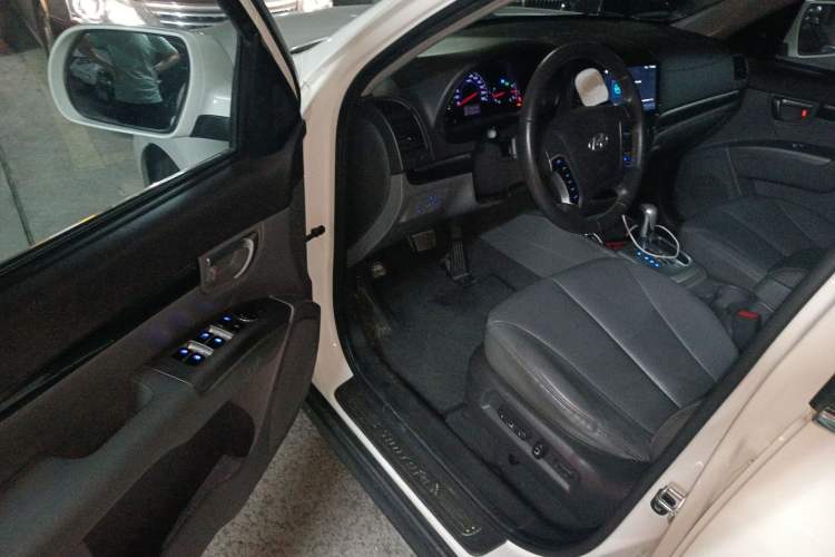 Used Hyundai Santa Fe 2010 2.4 Ultimate Edition 7-Seater Four-Wheel Drive Driver Seat