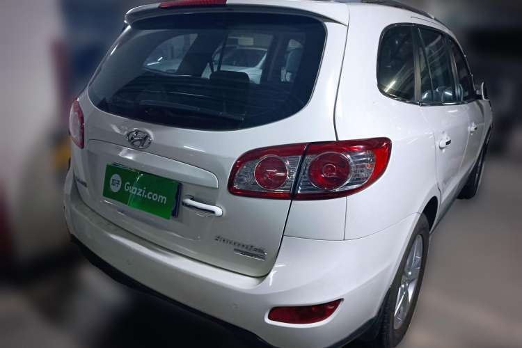 Used Hyundai Santa Fe 2010 2.4 Ultimate Edition 7-Seater Four-Wheel Drive Rear Right 45 Deg