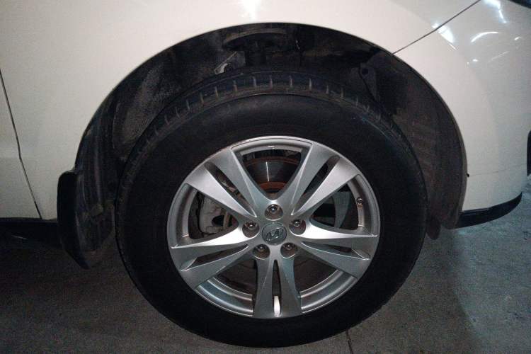 Used Hyundai Santa Fe 2010 2.4 Ultimate Edition 7-Seater Four-Wheel Drive Right Front Wheel Hub