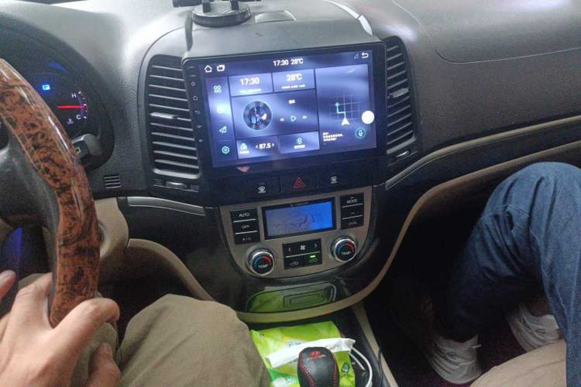 Used Hyundai Santa Fe  Audio And AC Panel