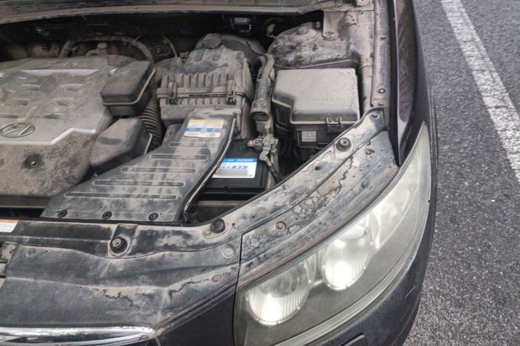 Used Hyundai Santa Fe  Engine Bay Left