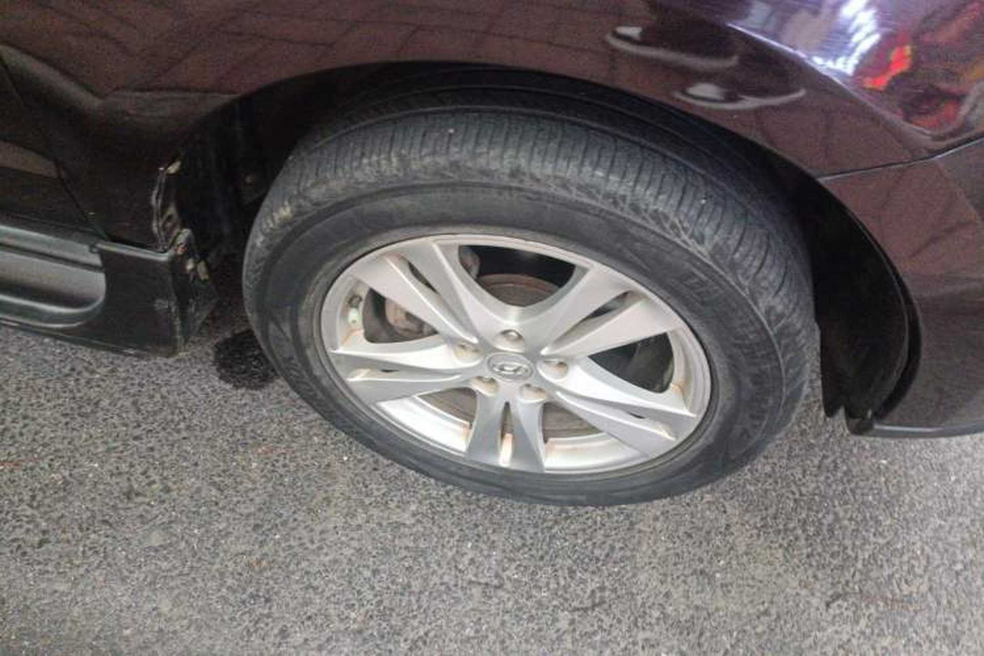 Used Hyundai Santa Fe  Right Front Wheel Hub