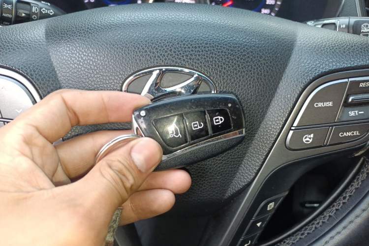 Used Hyundai Santa Fe  Vehicle Key