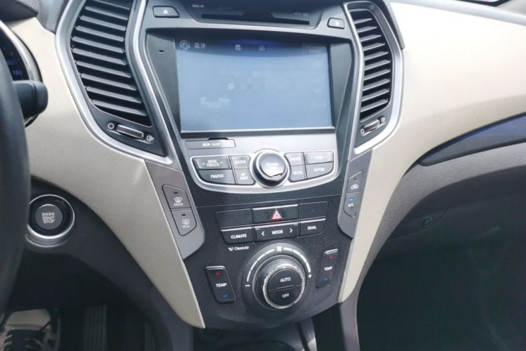 Used Hyundai Santa Fe 2013 Revised Version 2.4L Automatic All-Wheel Drive Smart Type Audio And AC Panel