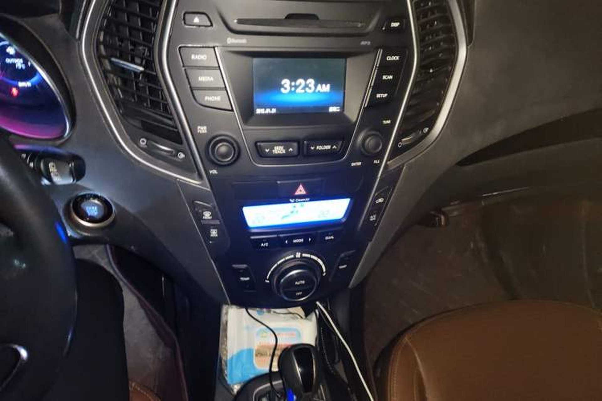 Used Hyundai Santa Fe 2013 2.0T Automatic All-Wheel Drive Top Trim Audio And AC Panel