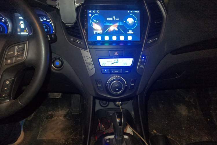 Used Hyundai Santa Fe 2013 2.4L Automatic 2WD Comfort Edition Audio And AC Panel
