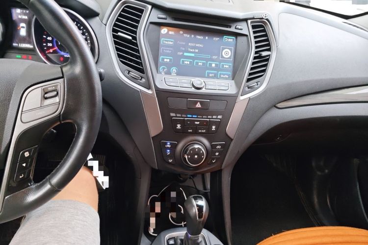 Used Hyundai Santa Fe 2013 2.4L Automatic 2WD Comfort Edition Audio And AC Panel
