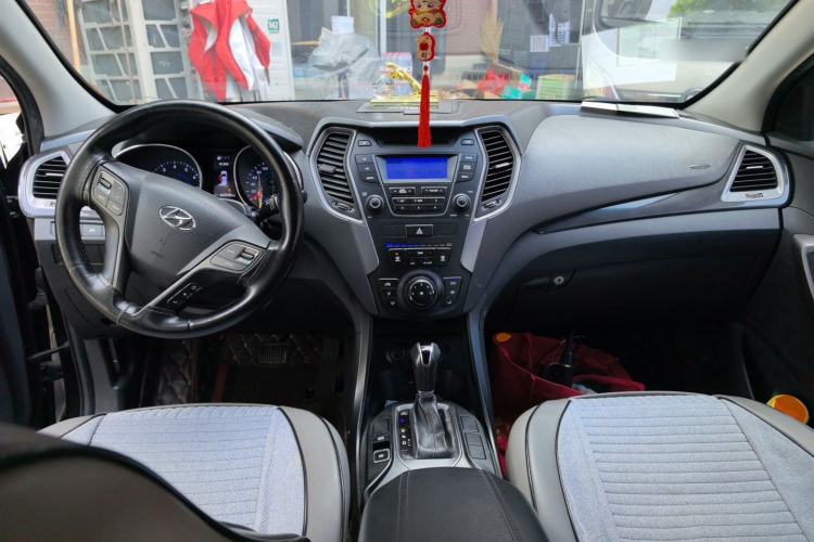 Used Hyundai Santa Fe 2013 2.4L Automatic 4x4 Comfort Edition Center Console