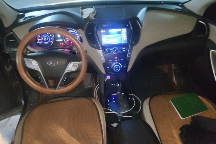 Used Hyundai Santa Fe 2013 Revised Version 2.0T Automatic All-Wheel Drive Prestige Edition Center Console