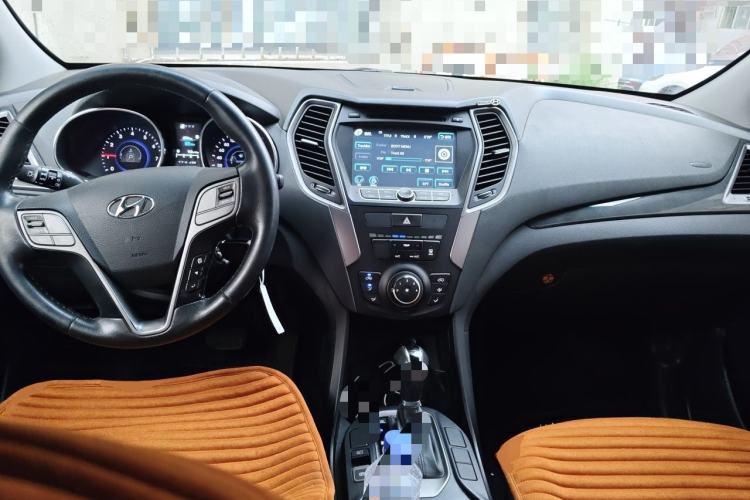 Used Hyundai Santa Fe 2013 2.4L Automatic 2WD Comfort Edition Center Console
