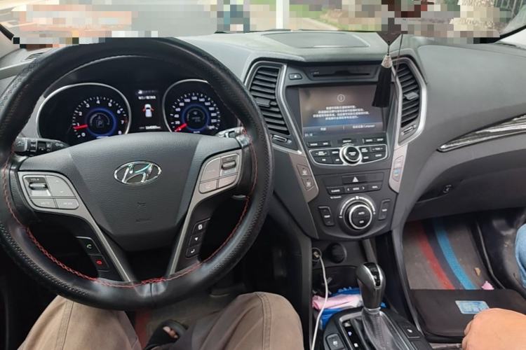 Used Hyundai Santa Fe 2013 Revised Version 2.0T Automatic All-Wheel Drive Prestige Edition Center Console