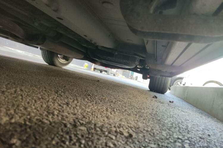 Used Hyundai Santa Fe 2013 2.4L Automatic 4x4 Smart Version Chassis Front Left