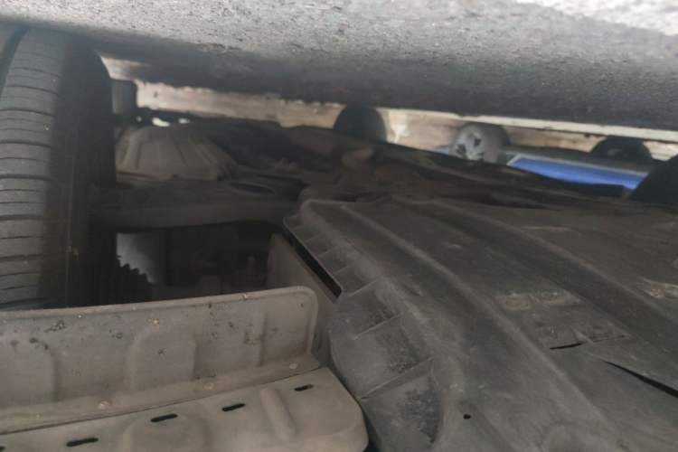 Used Hyundai Santa Fe 2013 2.4L Automatic Two-Wheel Drive Smart Version Chassis Front Left