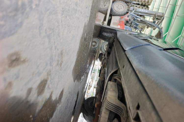 Used Hyundai Santa Fe 2013 2.4L Automatic Two-Wheel Drive Smart Version Chassis Rear Left