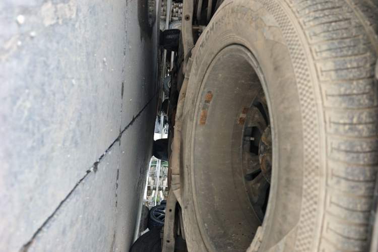Used Hyundai Santa Fe 2013 2.4L Automatic Two-Wheel Drive Smart Version Chassis Rear