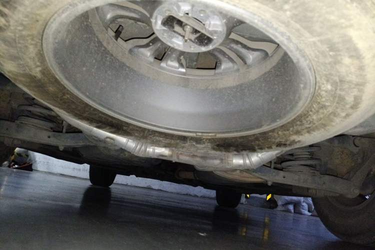 Used Hyundai Santa Fe 2013 2.4L Automatic Two-Wheel Drive Smart Version Chassis Rear