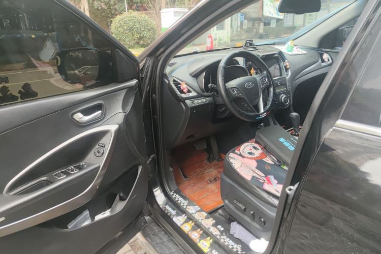 Used Hyundai Santa Fe 2013 2.4L Automatic Two-Wheel Drive Smart Version Driver Seat