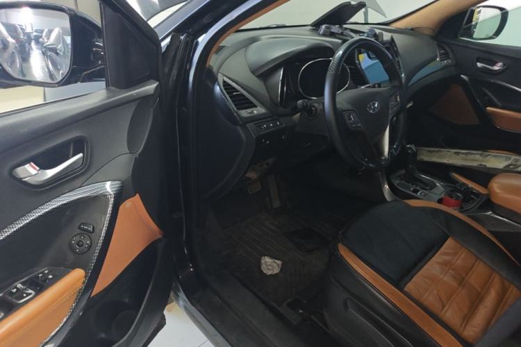 Used Hyundai Santa Fe 2013 2.4L Automatic 4x4 Comfort Edition Driver Seat