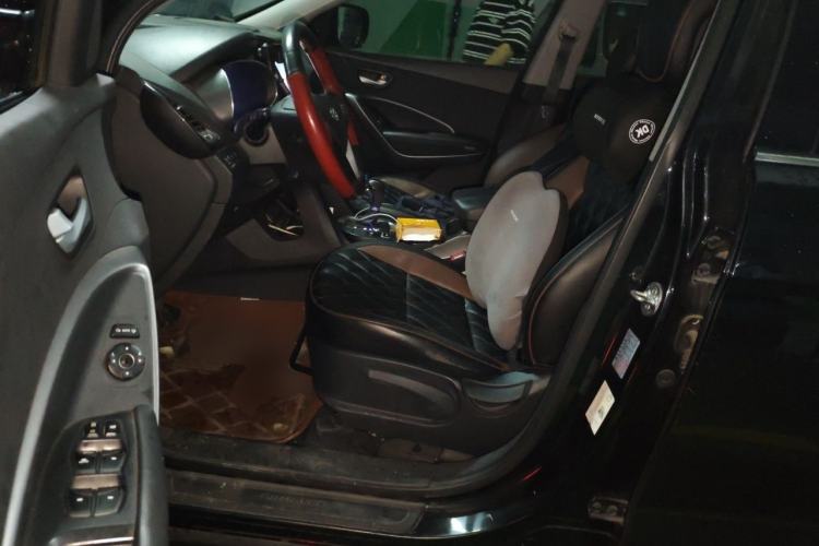 Used Hyundai Santa Fe 2013 2.4L Automatic 2WD Comfort Edition Driver Seat