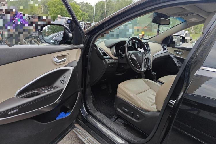 Used Hyundai Santa Fe 2013 2.0T Automatic All-Wheel Drive Top Trim Driver Seat